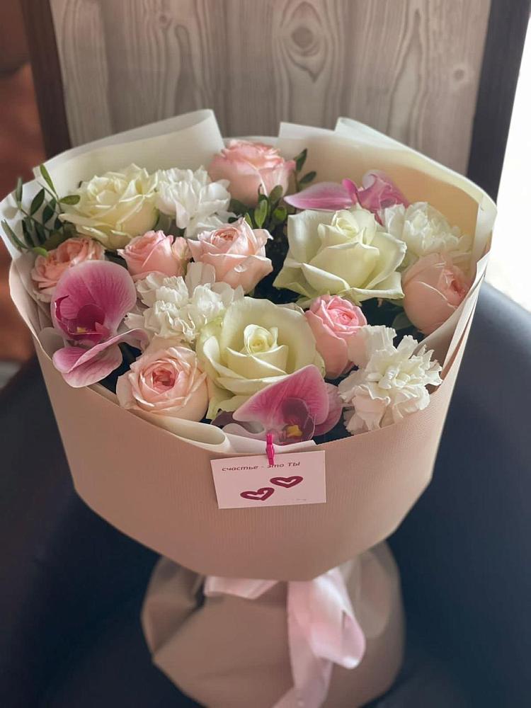 Букет цветов из: Орхидеи, Розы и Гвоздики в Ижевске