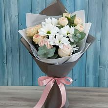 Букет цветов из:  Хризантемы и Розы в Ижевске
