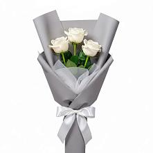 Букет 3 белые розы в Ижевске