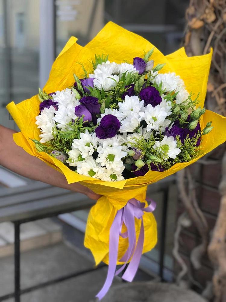 Букет цветов из: Ирисы, Хризантемы и Ромашки в Ижевске
