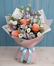 Букет цветов из:  Лизиантусы, Розы, Альстромерии и Гипсофила в Ижевске