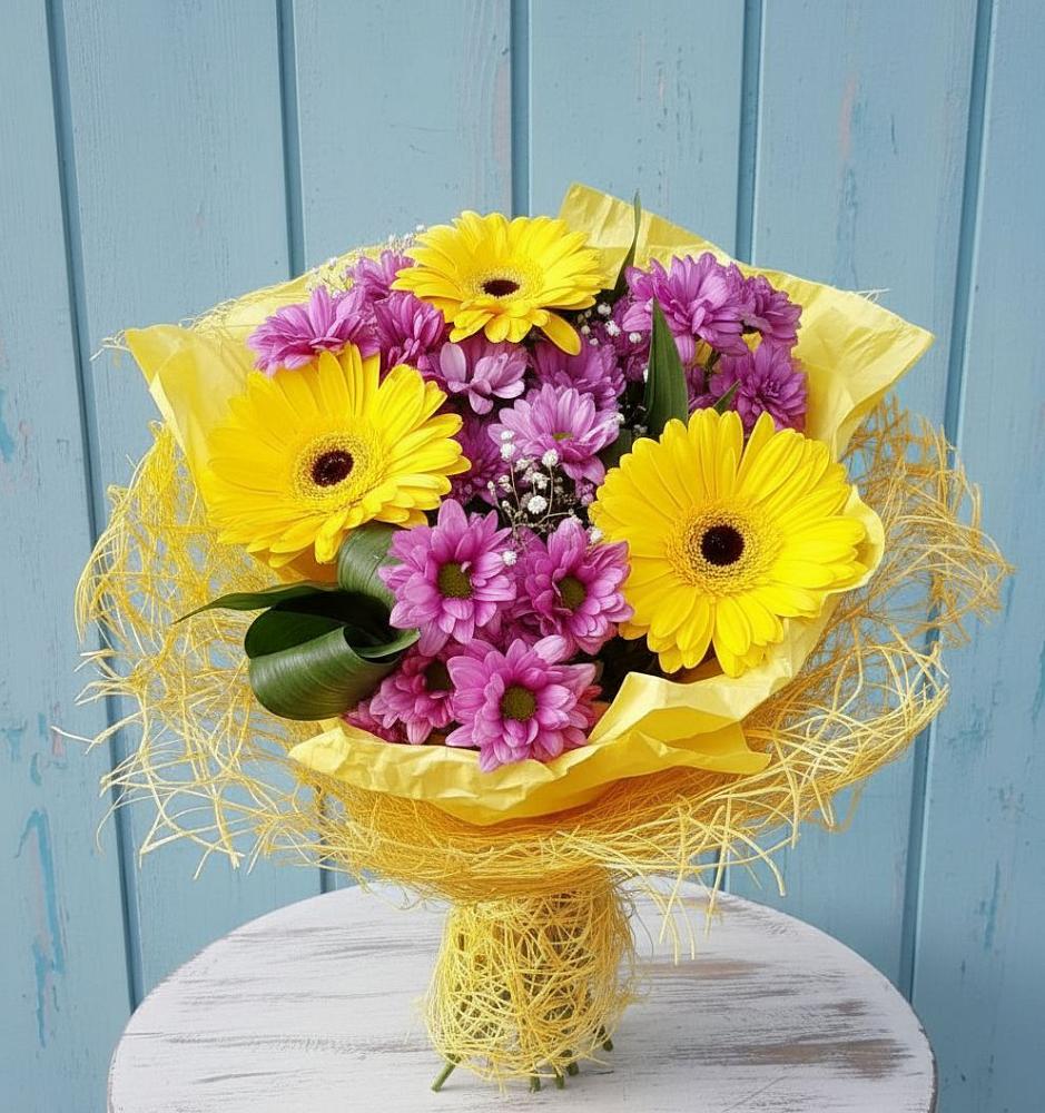 Букет цветов из: Хризантемы и Герберы в Ижевске