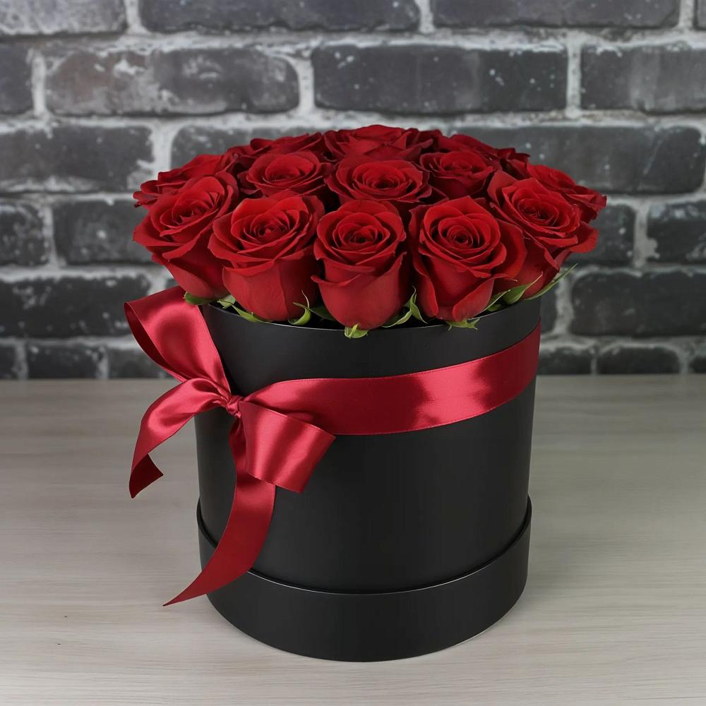 Цветочная композиция из Розы в шляпной коробке в Ижевске