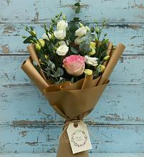 Букет цветов из:  Розы и Лизиантусы в Ижевске