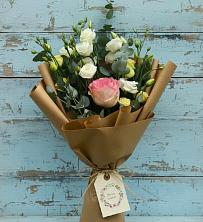 Букет цветов из:  Розы и Лизиантусы в Ижевске