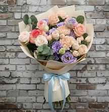 Букет цветов из:  Розы, Лизиантусы и Гвоздики в Ижевске