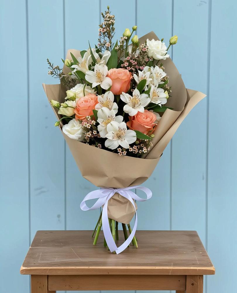 Букет цветов из: Альстромерии, Лизиантусы, Розы и Хризантемы в Ижевске