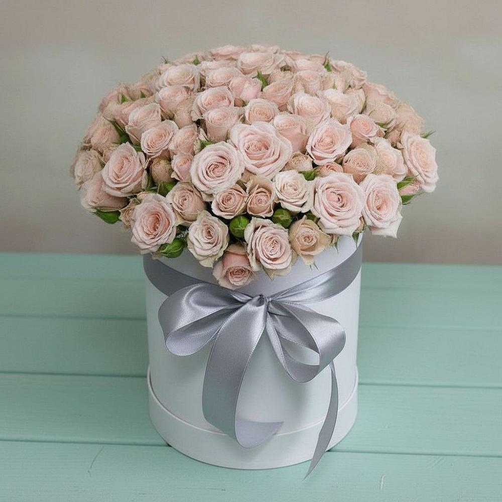 Цветочная композиция из Розы в шляпной коробке в Ижевске