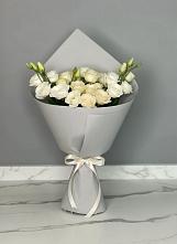 Букет цветов из:  Розы и Лизиантусы в Ижевске